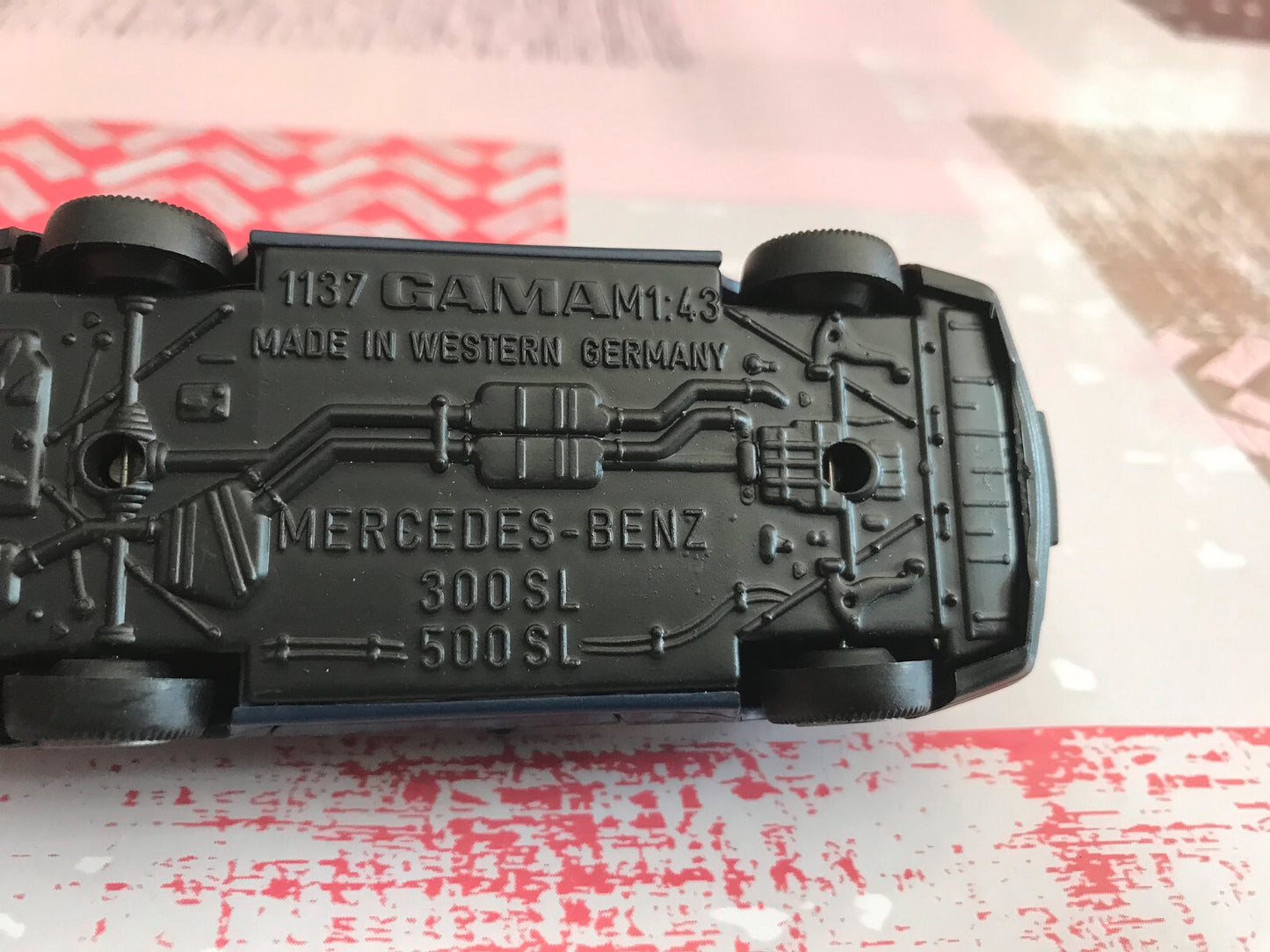 Ancienne Voiture Miniature Mercedes Benz 300 SL 500 SL Gama 1137 1/43