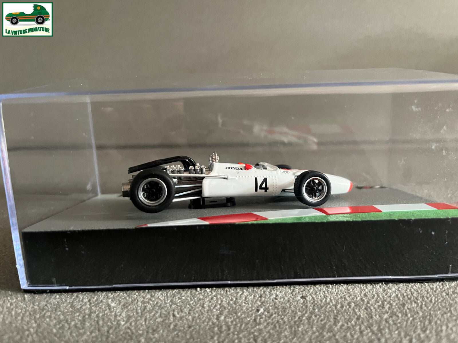 Voiture miniature Formule 1 F1 Honda Ra300 1967 Surtees au 1/43