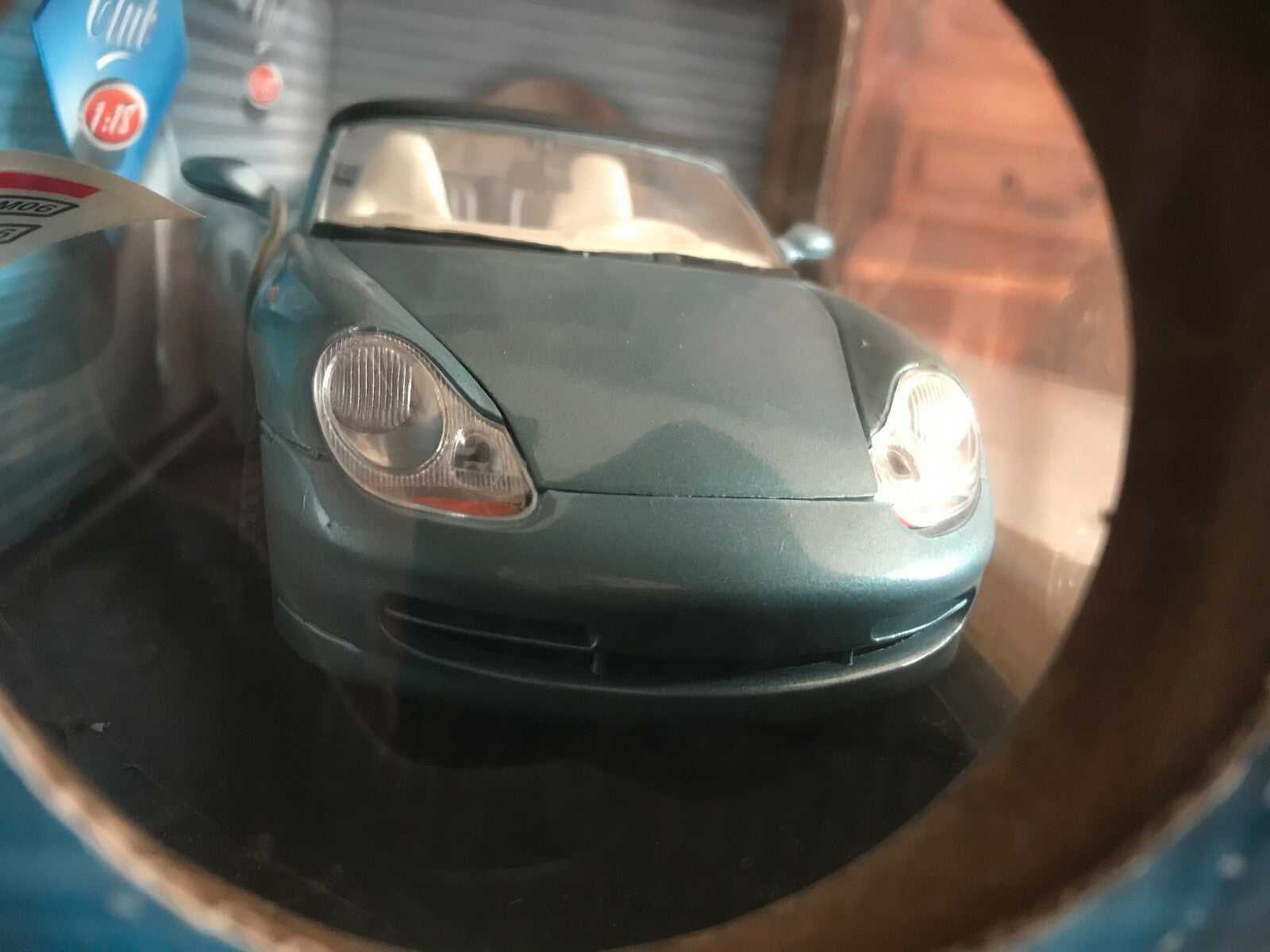 Voiture miniature Porsche 911 Cabriolet 9028 Solido au 1/18