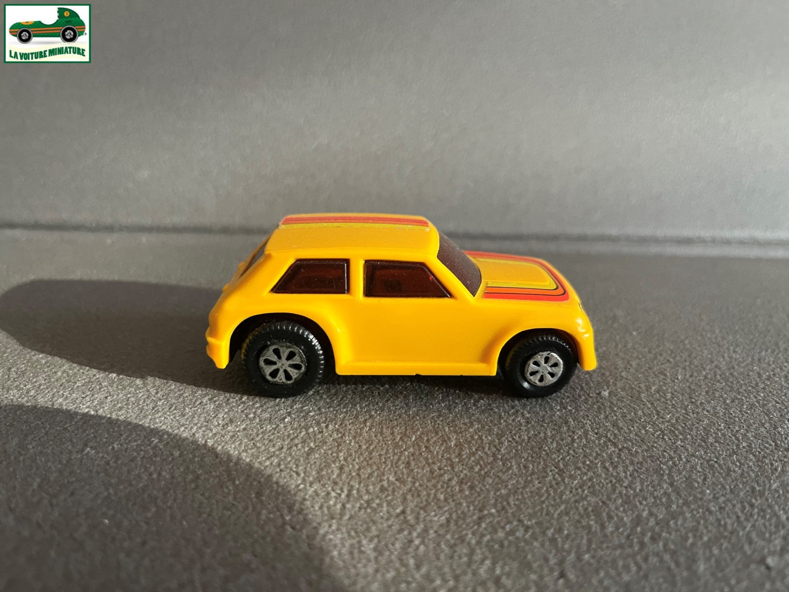Ancien Jouet de Bazar Plastique Renault 5 KY KAI YIP No.3348 China