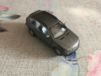 Voiture miniature BMW X5 Kinsmart à Friction au 1/36