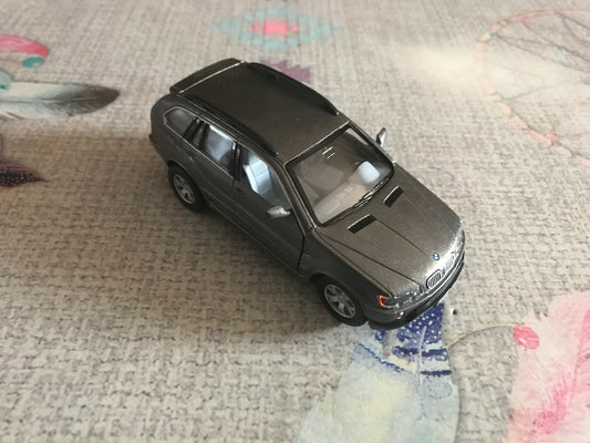 Voiture miniature BMW X5 Kinsmart à Friction au 1/36