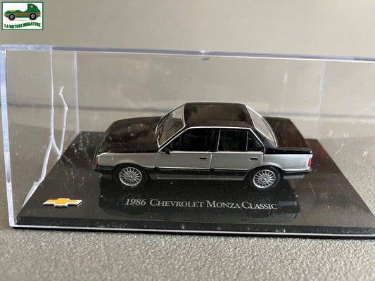 Voiture miniature Américaine Chevrolet Monza Classic 1986 au 1/43