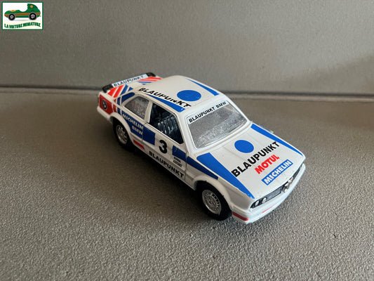 Ancienne Voiture Miniature BMW 323 Mira Spain au 1/25 Epave