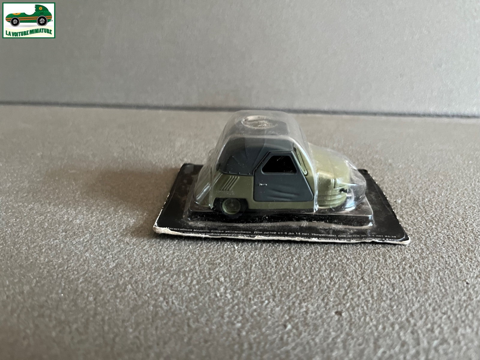 Voiture Miniature CM3 C1L Pays de L'est URSS Russie au 1/43