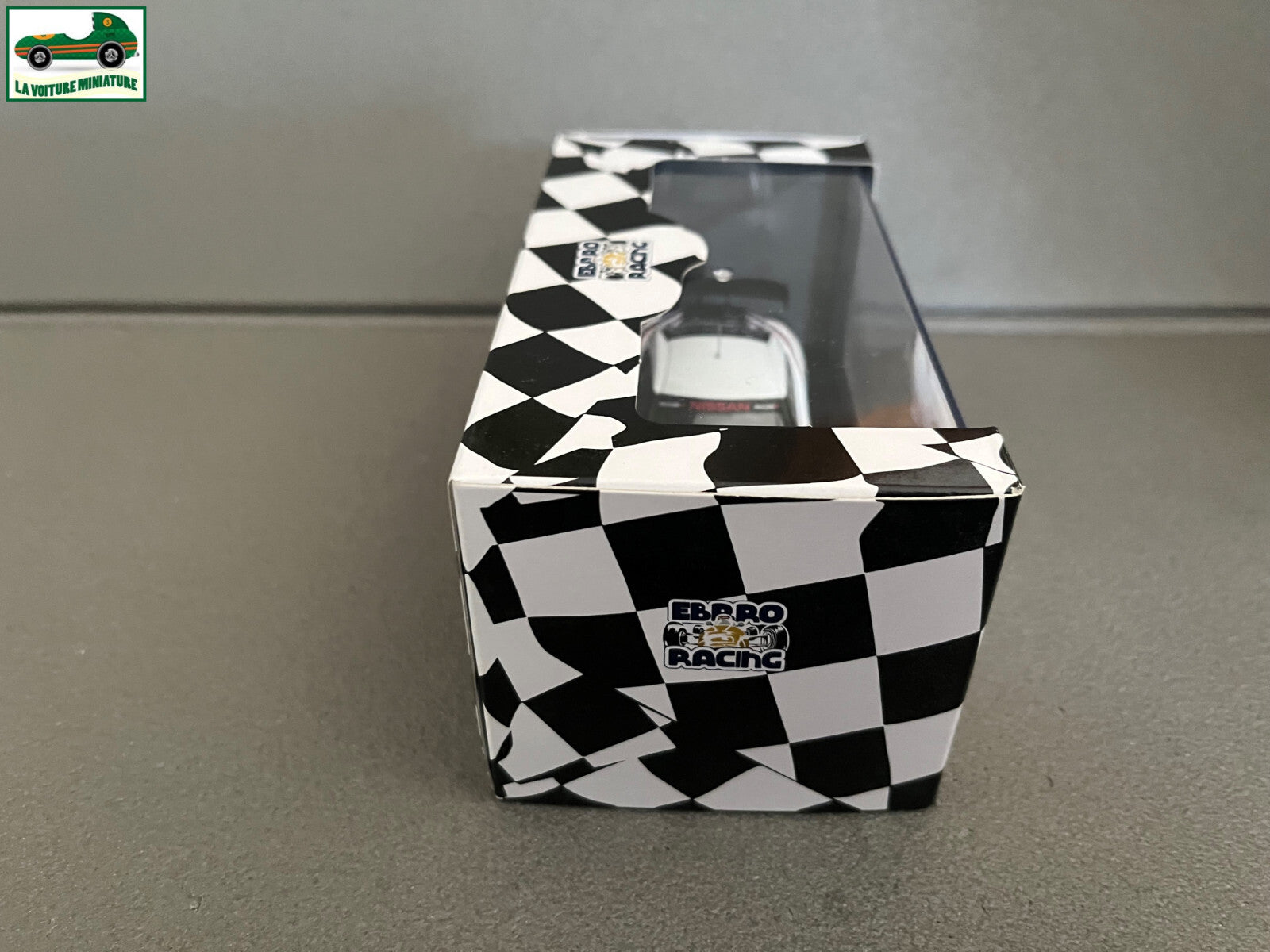 Voiture Miniature Nissan nismo GT-R RC Ebbro au 1/43