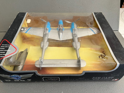 Ancien Avion miniature Militaire Vintage Plastique P-38J Toy Mark 1/48