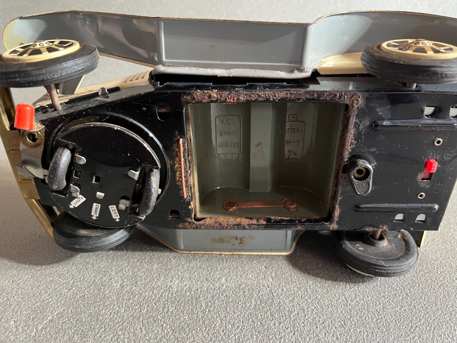 Jouet Ancien Voiture miniature ALPS Made in Japan Tôle Pile Vintage