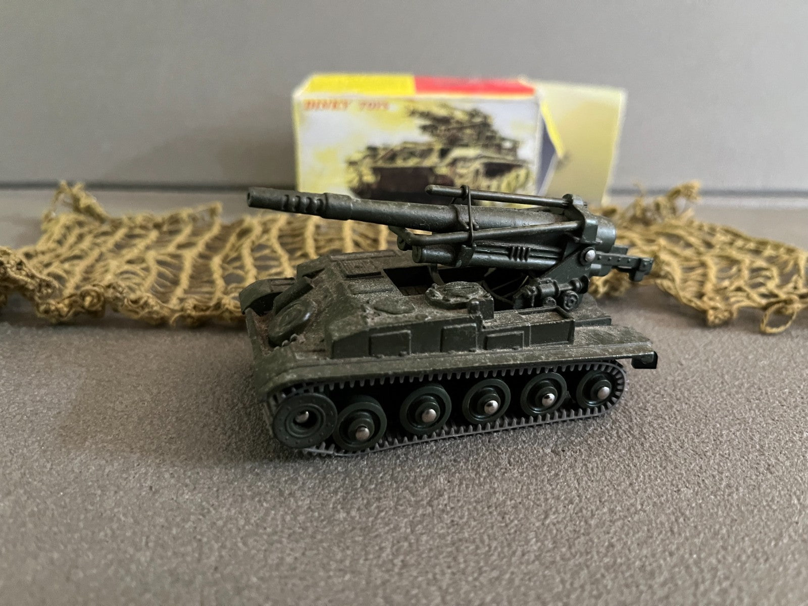 Ancienne Miniature Militaire Canon de 155 Automoteur Dinky Toys Meccano 813 FR