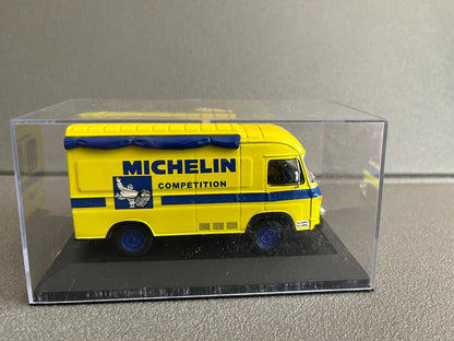 Voiture Miniature Camion Publicitaire Saviem SG2 Michelin Competition au 1/43