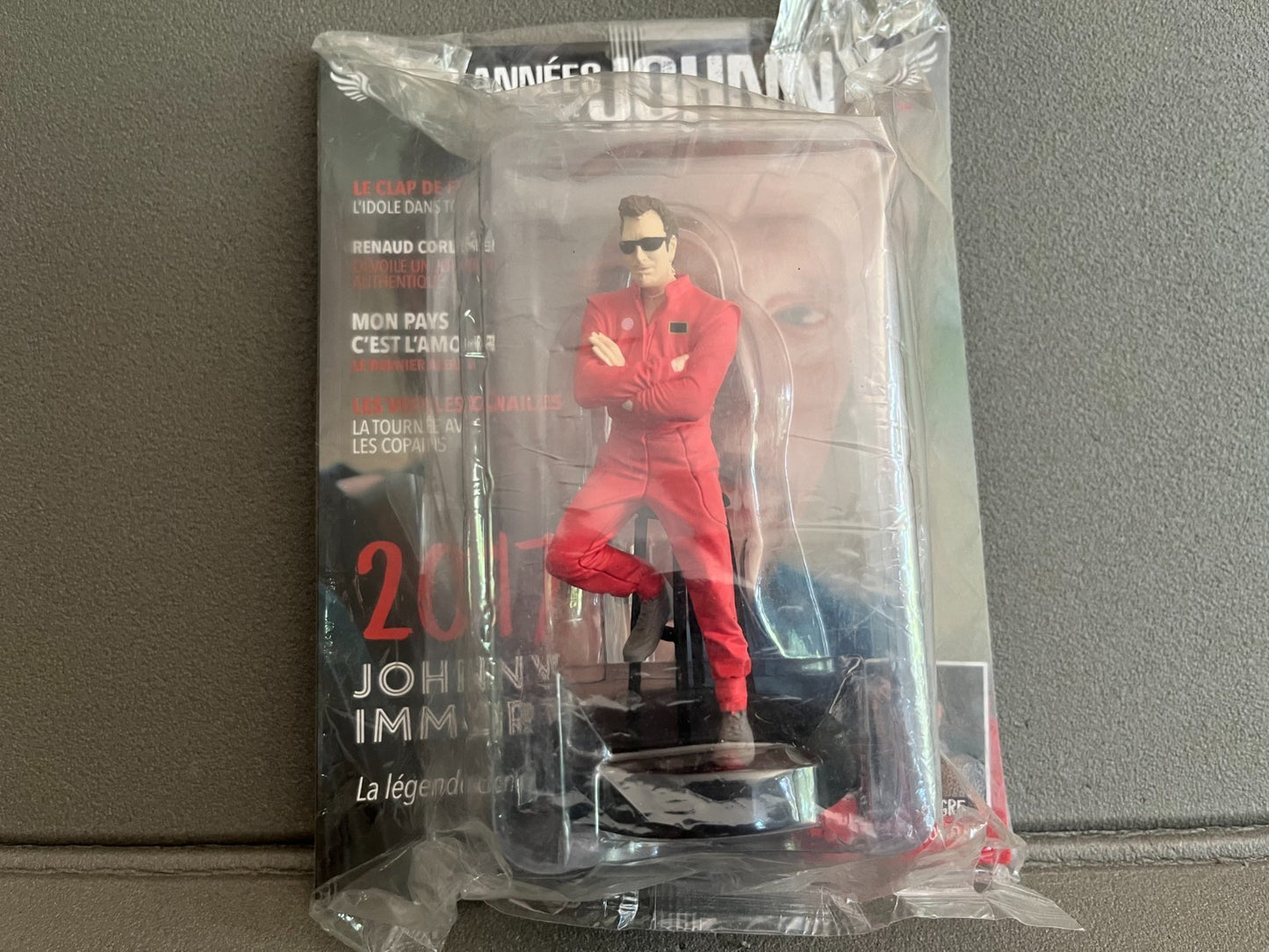 Figurine de Collection Johnny Hallyday + Livret N°54