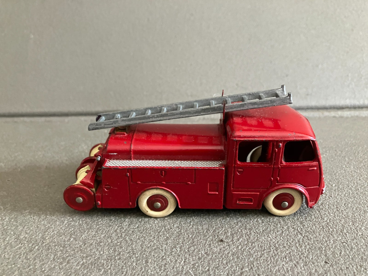 Ancienne Miniature Camion Berliet Pompiers 32E Dinky Toys Meccano France