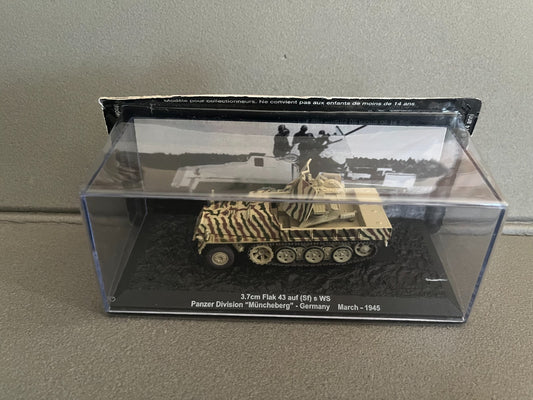 Miniature Militaire Char Tank Blindé 3.7cm Flak 43 auf Muncheberg Altaya 1/72