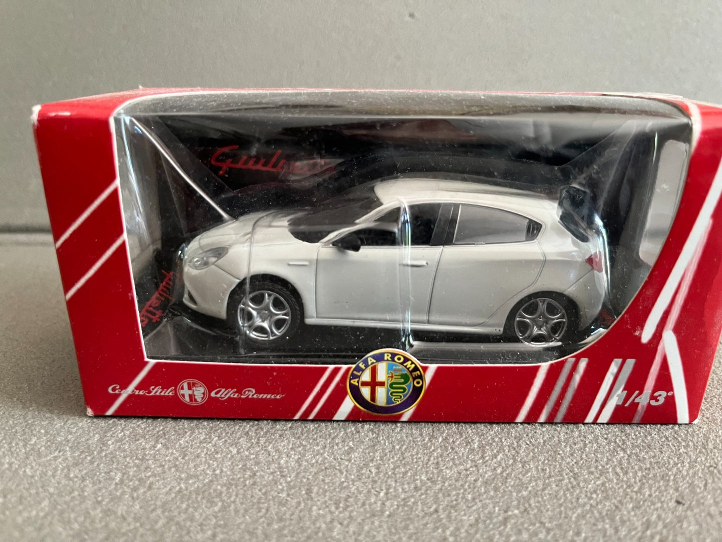 Voiture Miniature Alfa Romeo Giulietta Norev au 1/43