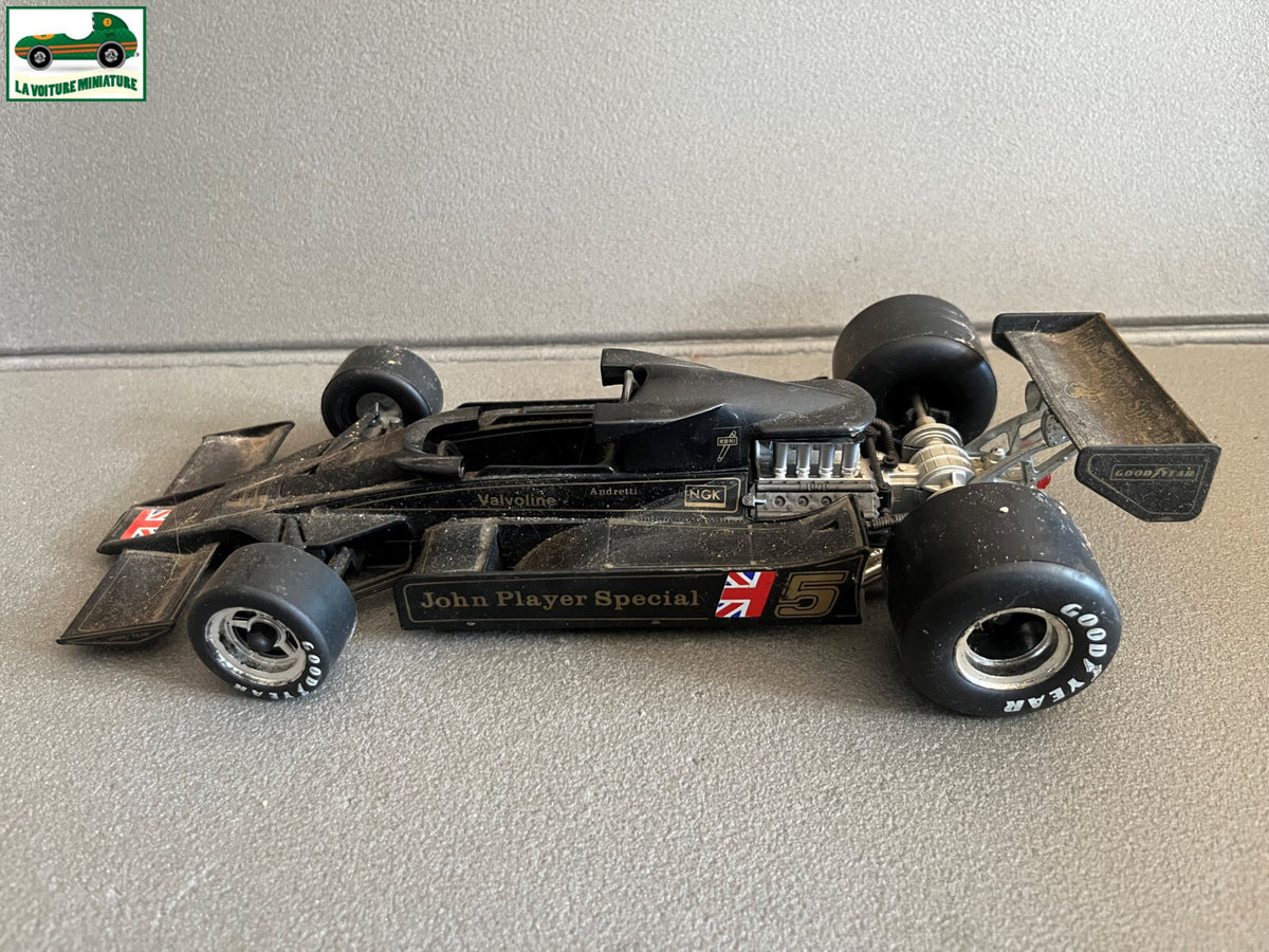 Ancienne Voiture Miniature Lotus JPS MK3 F1 Polistil Italy au 1/16