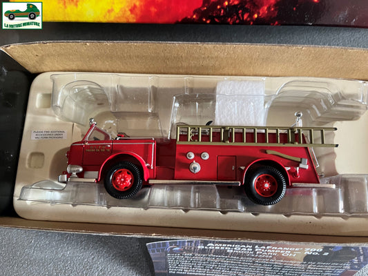 Voiture miniature Camion Pompiers American LaFrance 700 Corgi Heroes 1/50