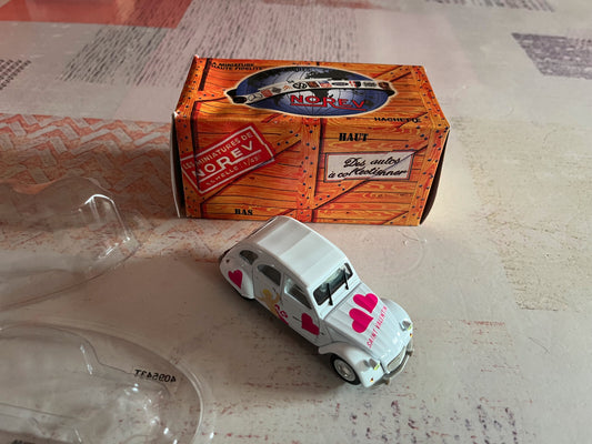 Voiture Miniature 2 CV Citroen 2cv 6 Saint Valentin Norev 1/43