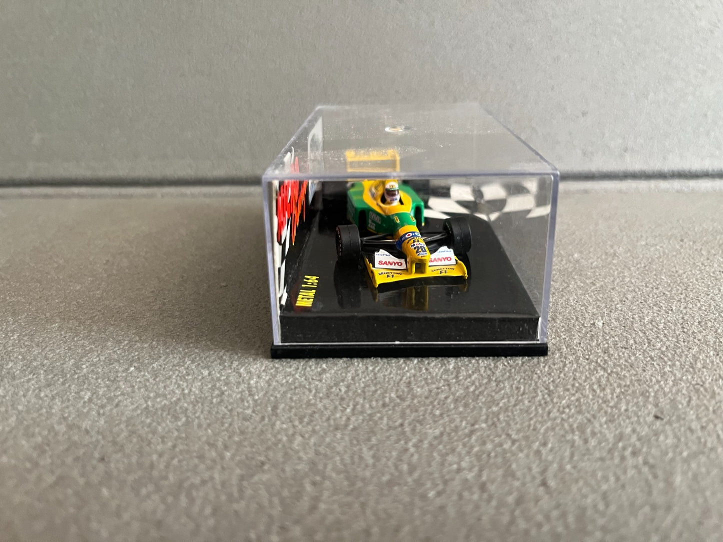 Voiture Miniature Formule 1 F1 Benneton Brundle MicroChamps Minichamps au 1/64