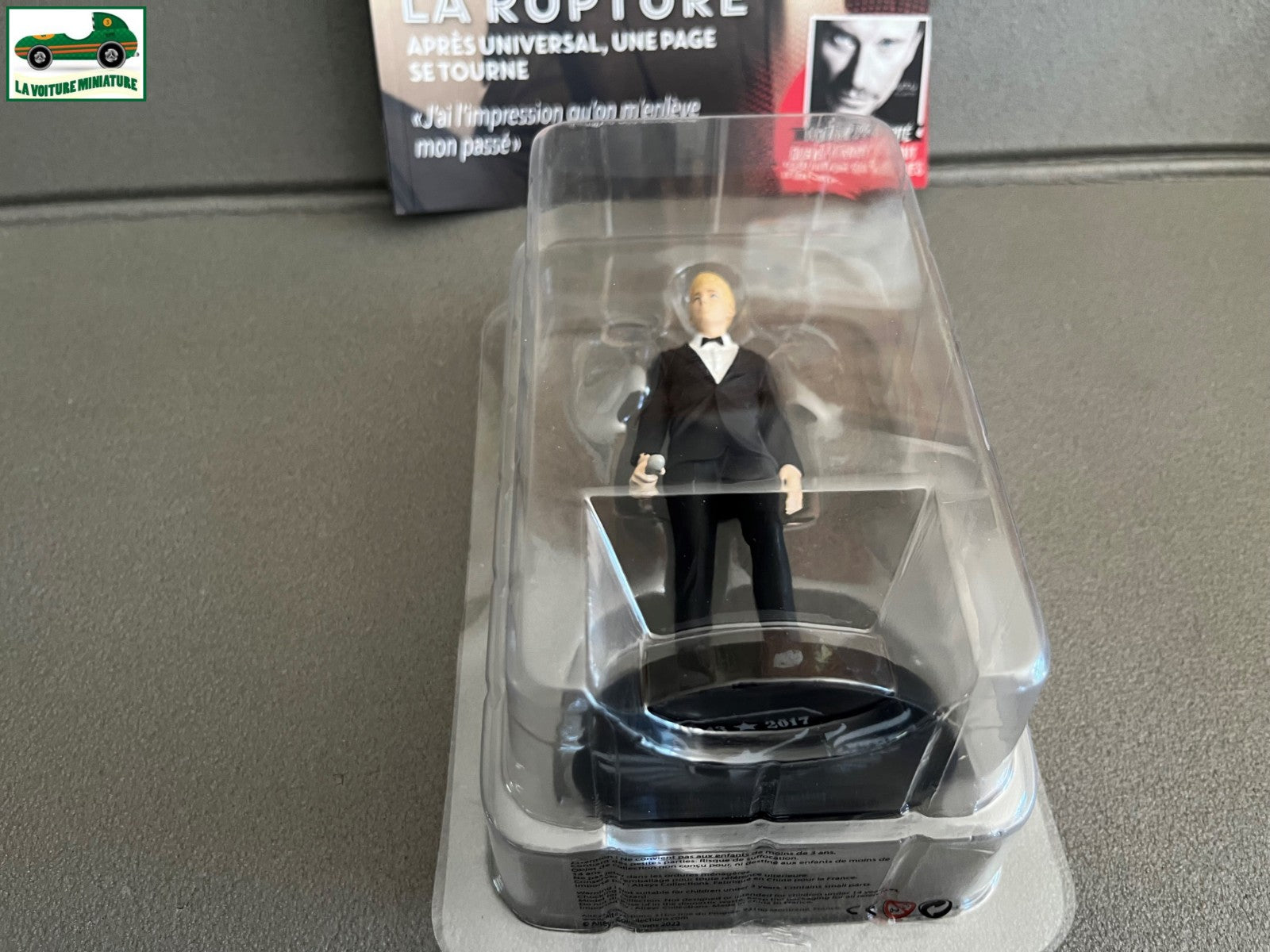 Figurine de Collection Johnny Hallyday + Livret N°19