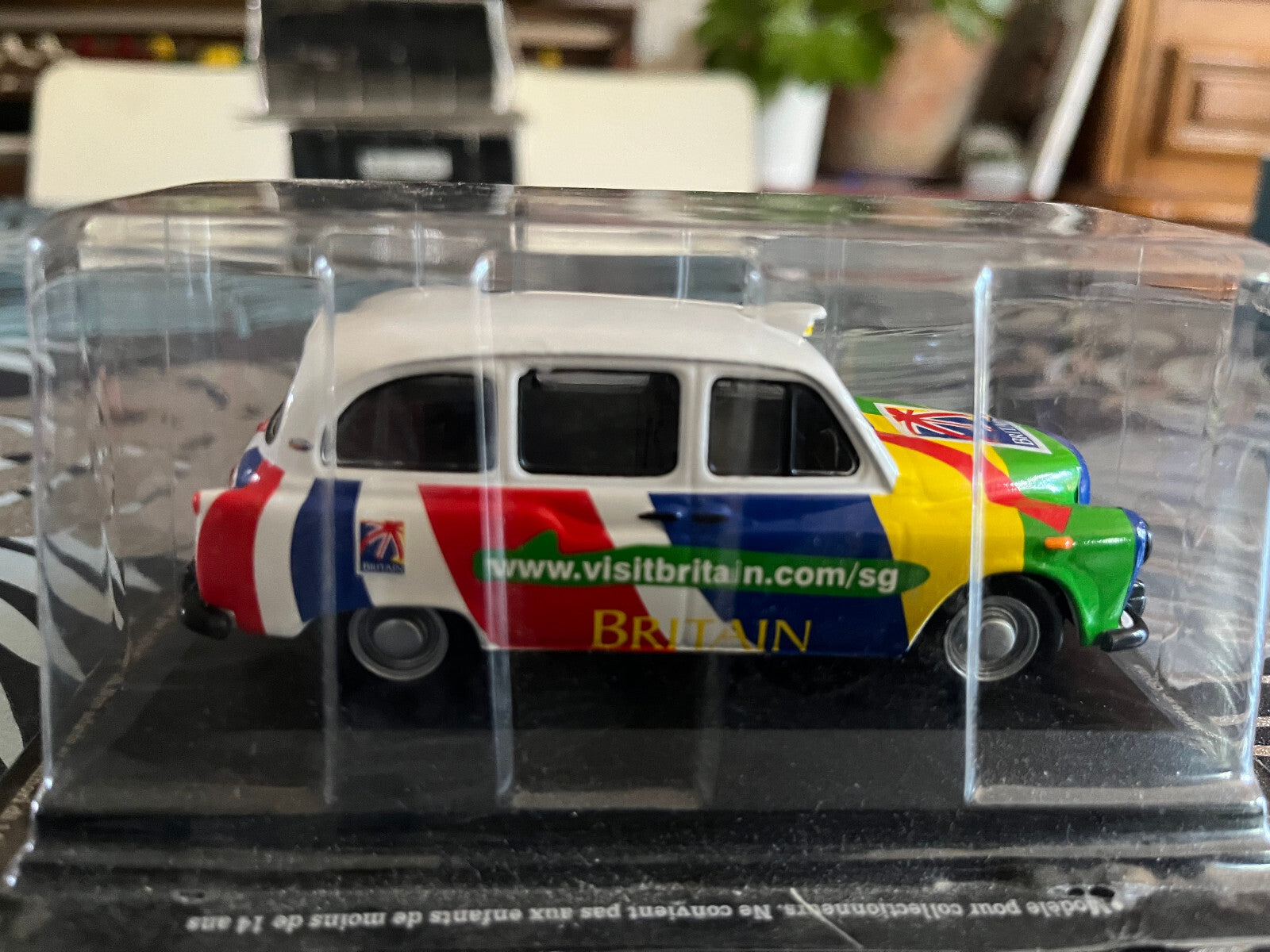 Voiture Miniature Austin LTI FX4 Singapore 2000 Taxi Du Monde au 1/43 Altaya