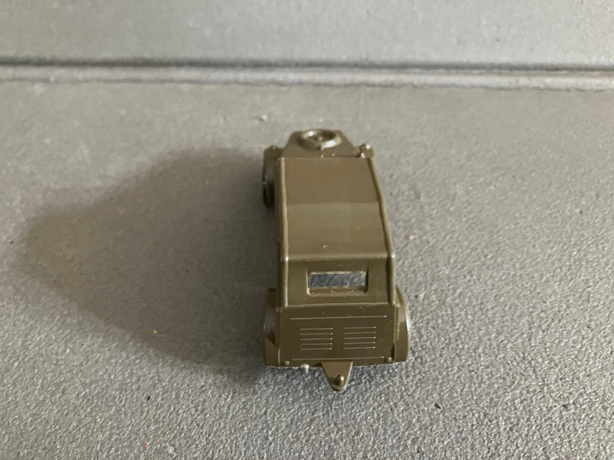 Ancienne Miniature Militaire Jouet de Bazar Plastique Volkswagen Kubelwagen 1/43