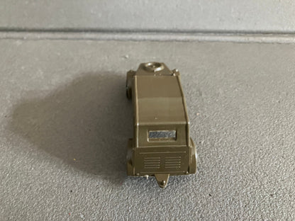 Ancienne Miniature Militaire Jouet de Bazar Plastique Volkswagen Kubelwagen 1/43