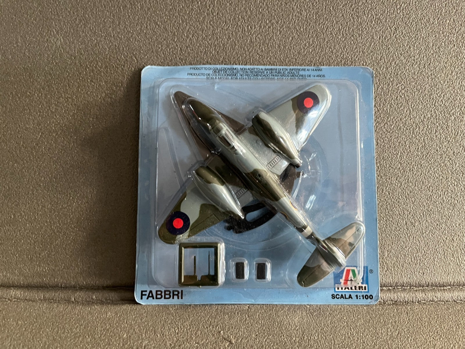 Avion miniature Militaire Meteor Fabbri Italeri 1/100