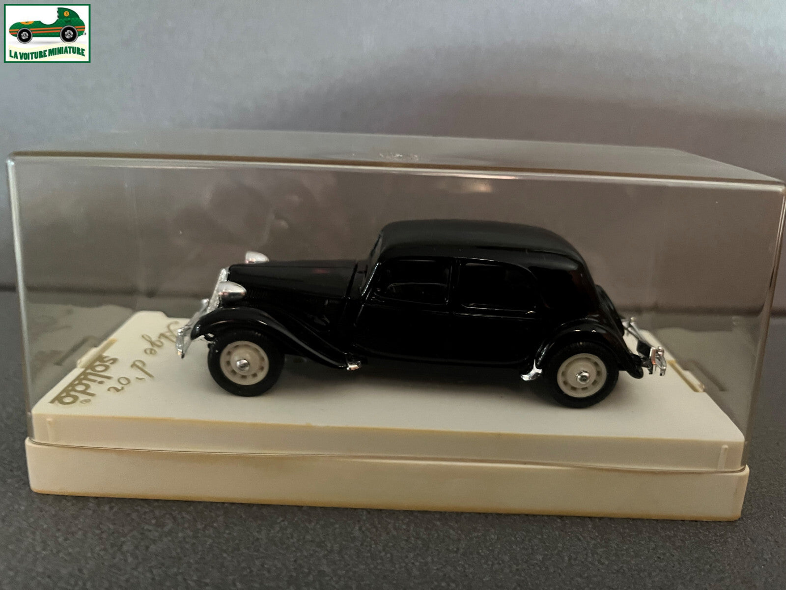 Voiture Miniature Citroen 15 CV 4032 Traction Solido au 1/43