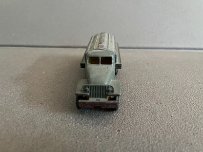 Ancienne Miniature Camion Citerne Militaire France Jouets Epave