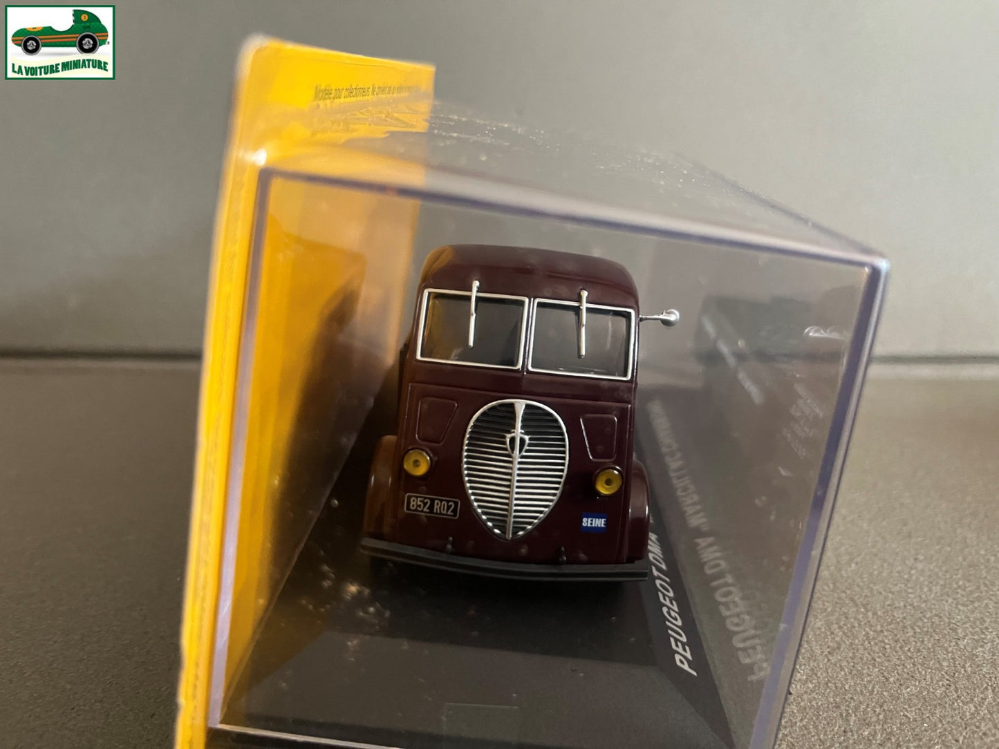 Voiture Miniature Camion Publicitaire Peugeot DMA Marcillac Charbons au 1/43