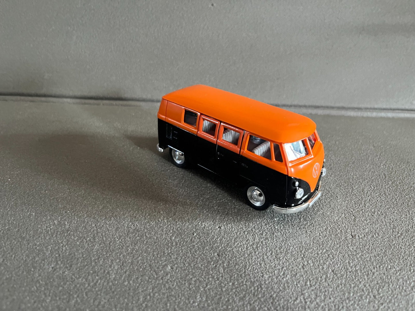 Voiture Miniature Bus Volkswagen Combi T1 1963 Welly au 1/34 1/39