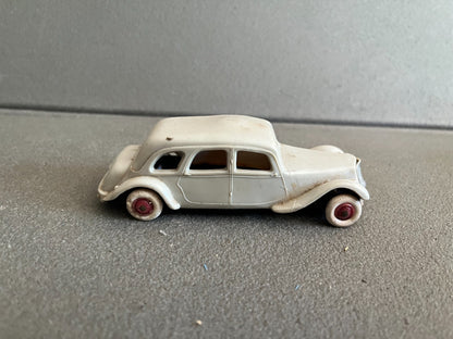 Ancienne Voiture Miniature Citroen Traction 15 Six Norev Plastique France Epave
