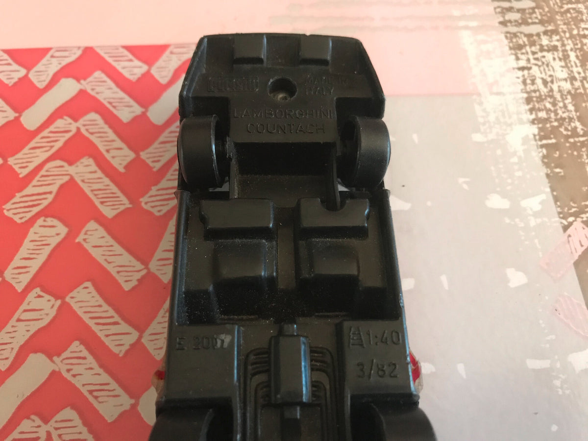 Ancienne Voiture Miniature Lamborghini Countach Polistil Italy 1/40