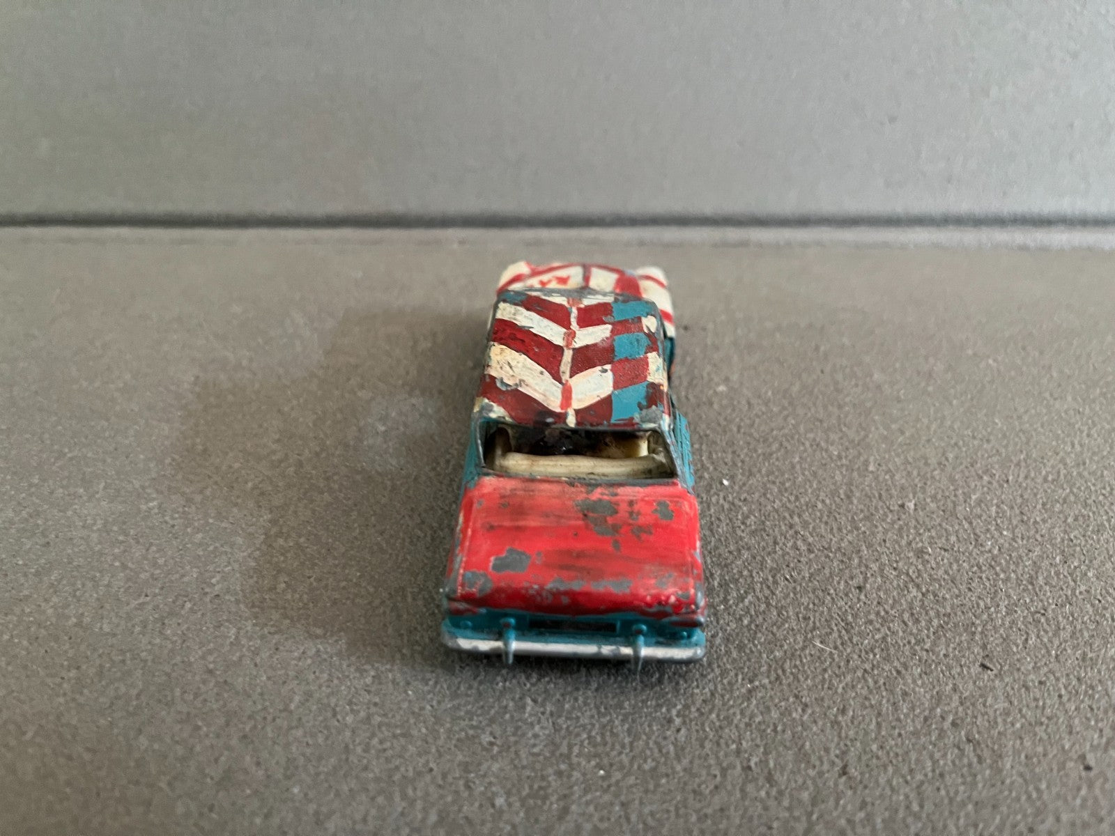 Ancienne Miniature Voiture Ford Taunus 12M Dinky Toys Meccano France Epave