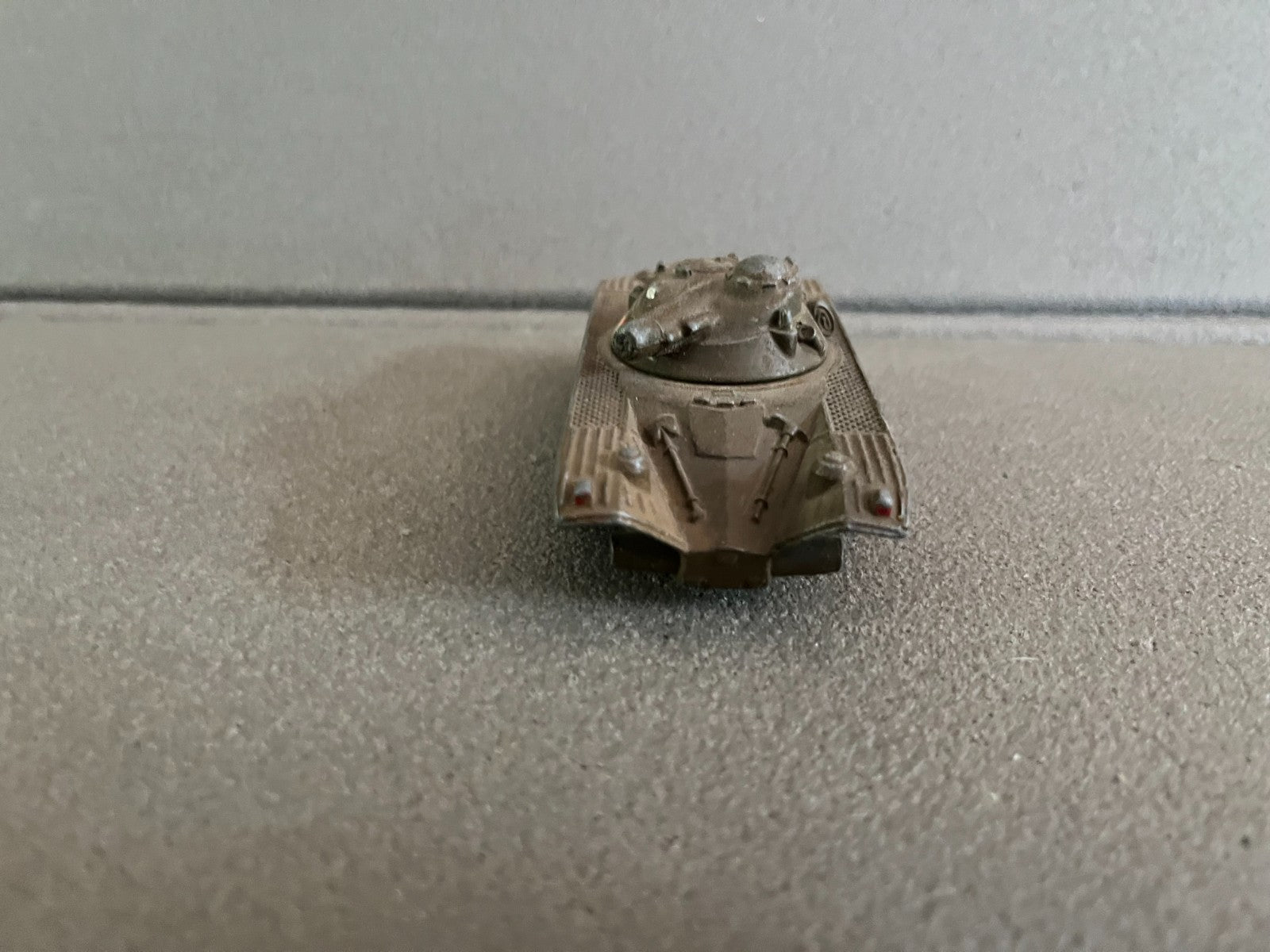 Ancienne Miniature Militaire Char EBR Panhard Dinky Toys Meccano France Epave