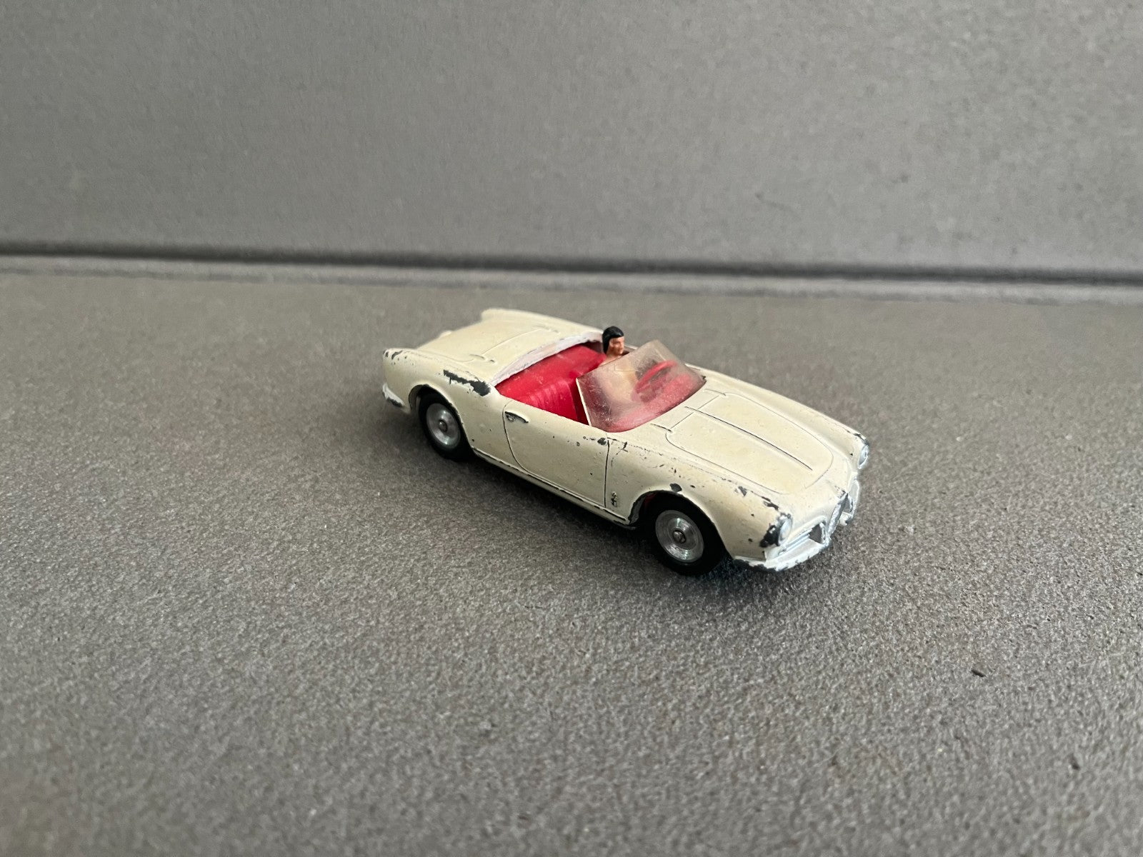 Ancienne Miniature Voiture Alfa Romeo Giulietta Spider Solido Serie 100 France