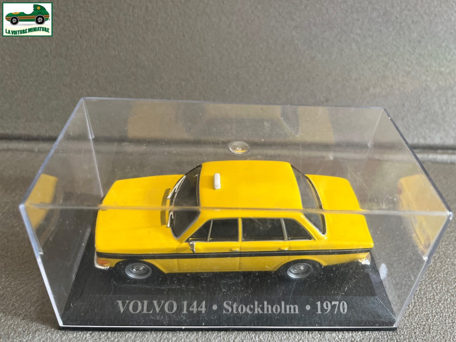 Voiture Miniature Volvo 144 Stockholm 1970 Taxi du Monde Altaya au 1/43