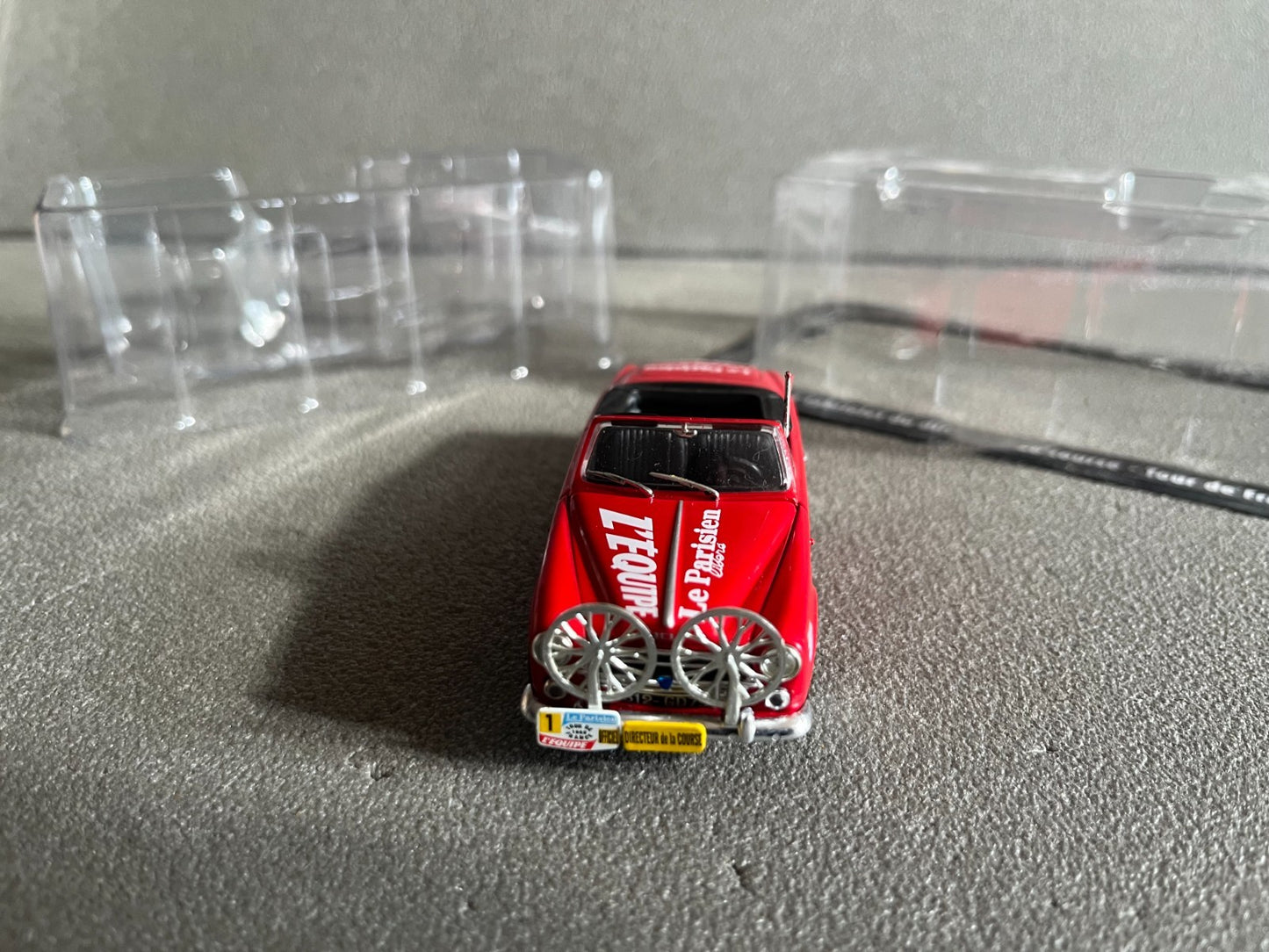 Voiture Miniature Peugeot 403 1960 Tour de France Vélo Norev au 1/43