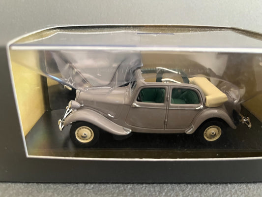 Voiture Miniature Citroen Traction 11 BL Découvrable A.E.A.T Atlas Courtage 1/43