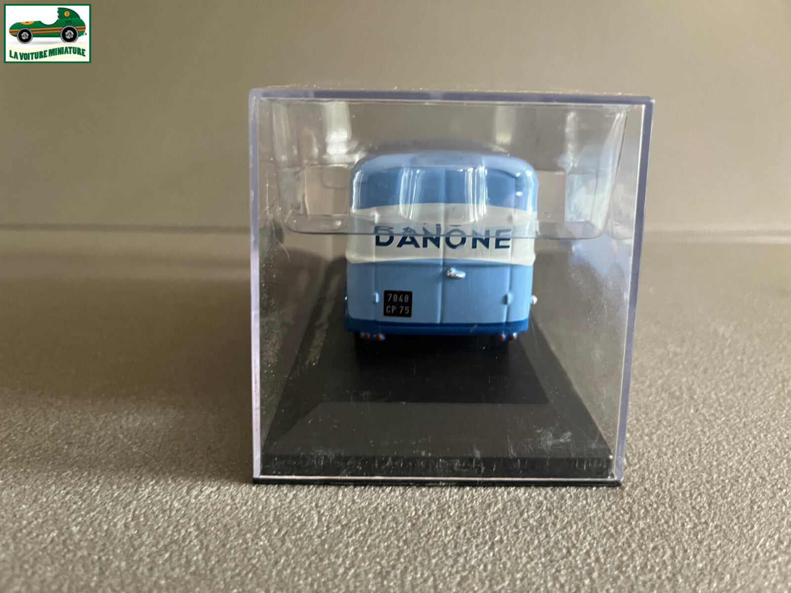 Voiture Miniature Renault 1000kg Danone au 1/43