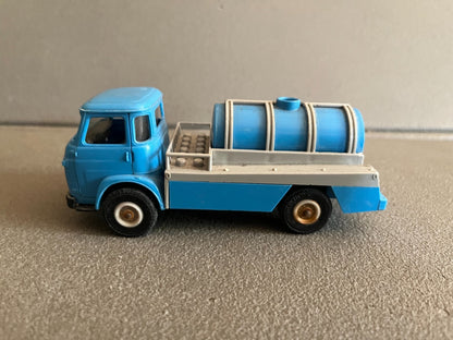 Ancienne Voiture Miniature Plastique Saviem SM 5C Transport Lait Norev au 1/43