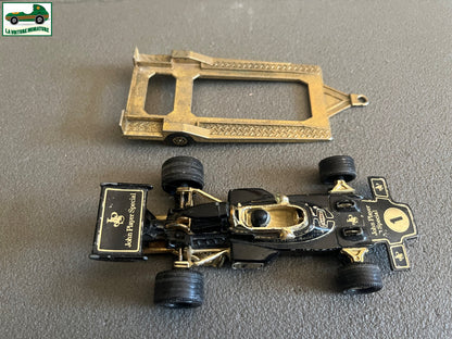 Ancienne Miniature Voiture F1 John Player + Remorque Corgi WhizzWheels au 1/36
