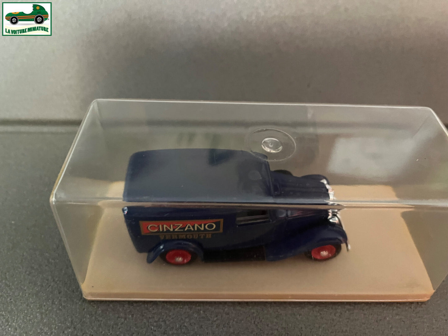 Voiture Miniature Citroen 500 kg Cinzano Eligor au 1/43