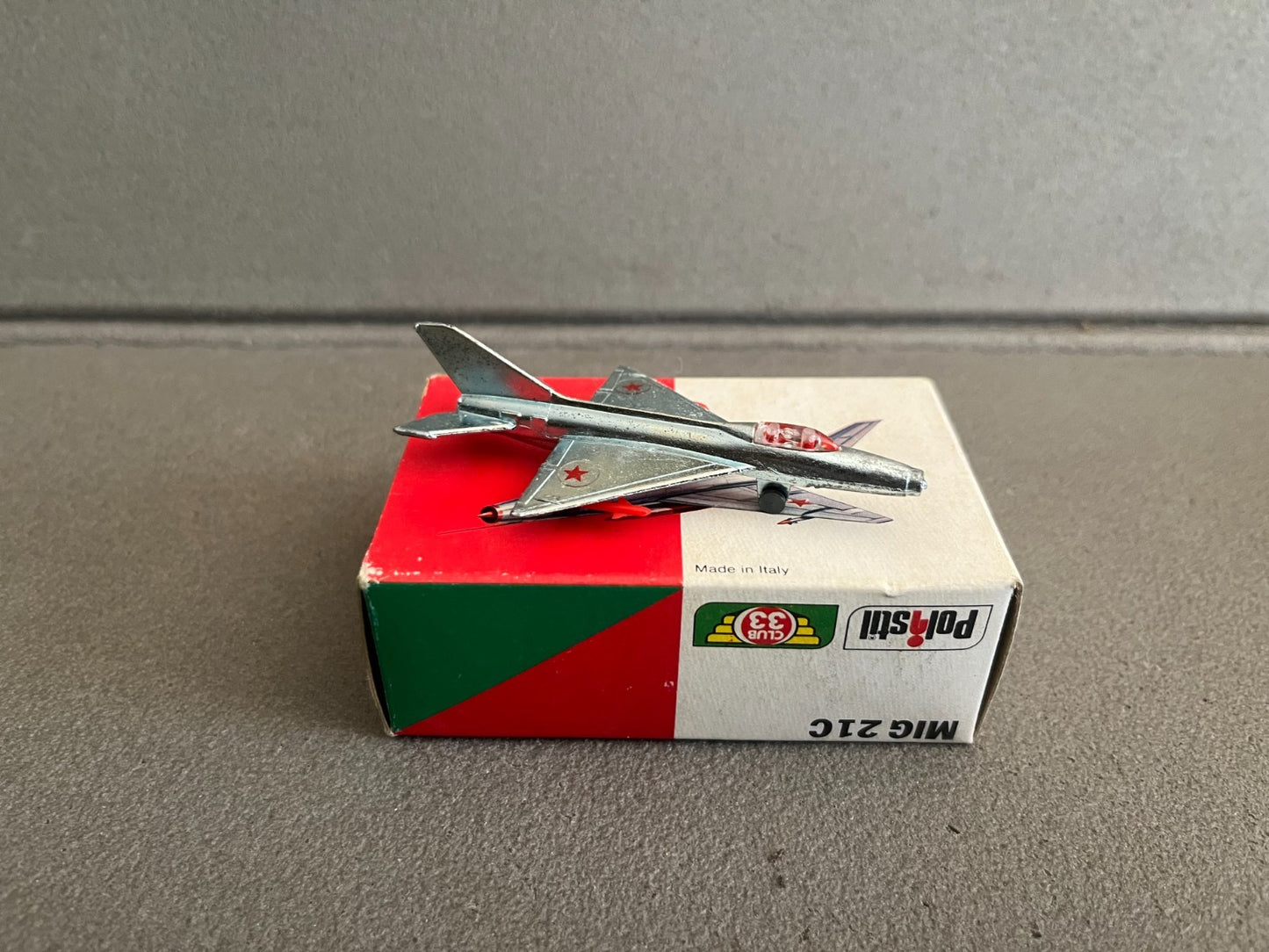 Ancien Avion miniature Militaire Mig 21 C Club 33 Polistil 1976