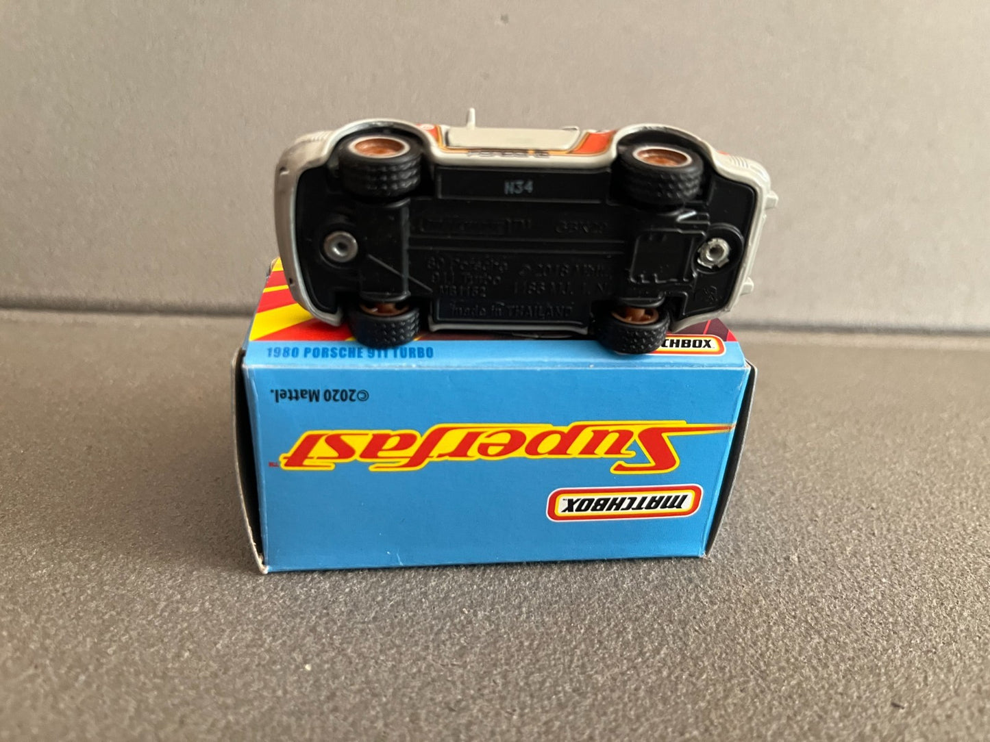 Voiture miniature 1980 Porsche 911 Turbo Matchbox Superfast Echelle Majorette