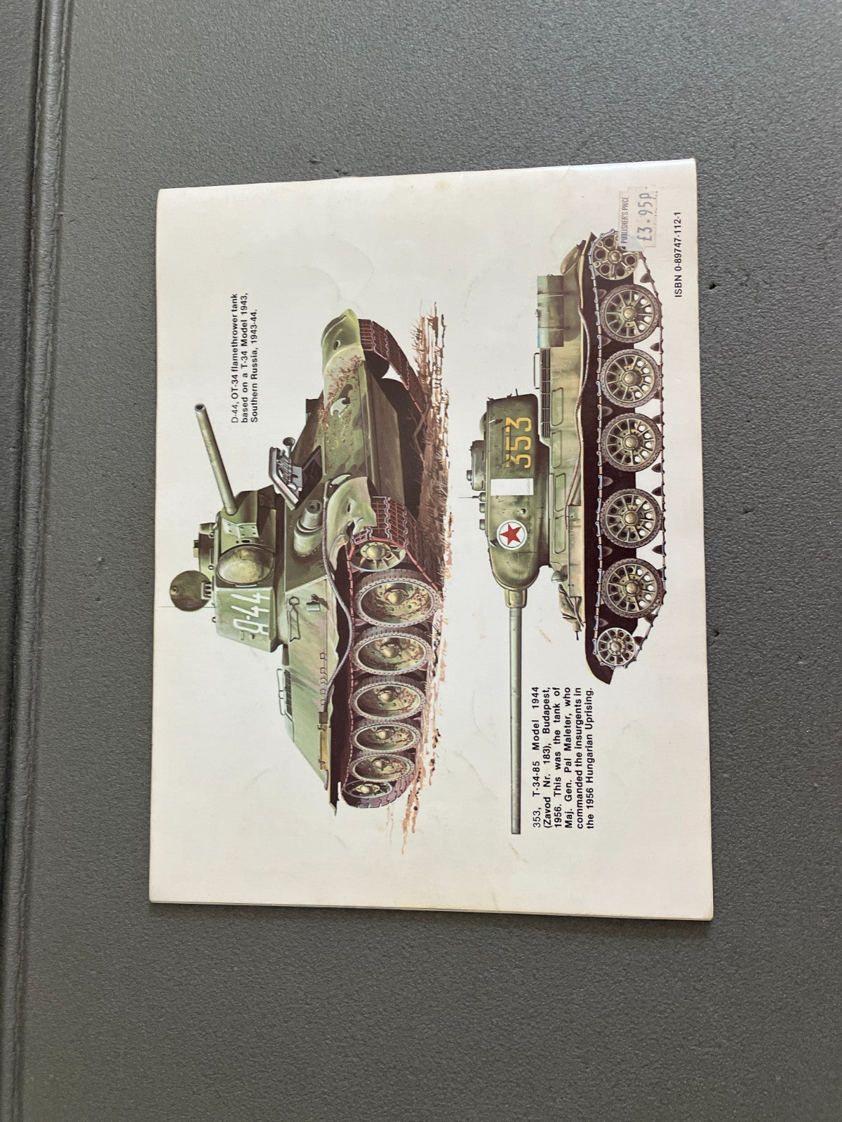 Livre Revue Militaire Char T-34 in Action Squadron Armor N°20