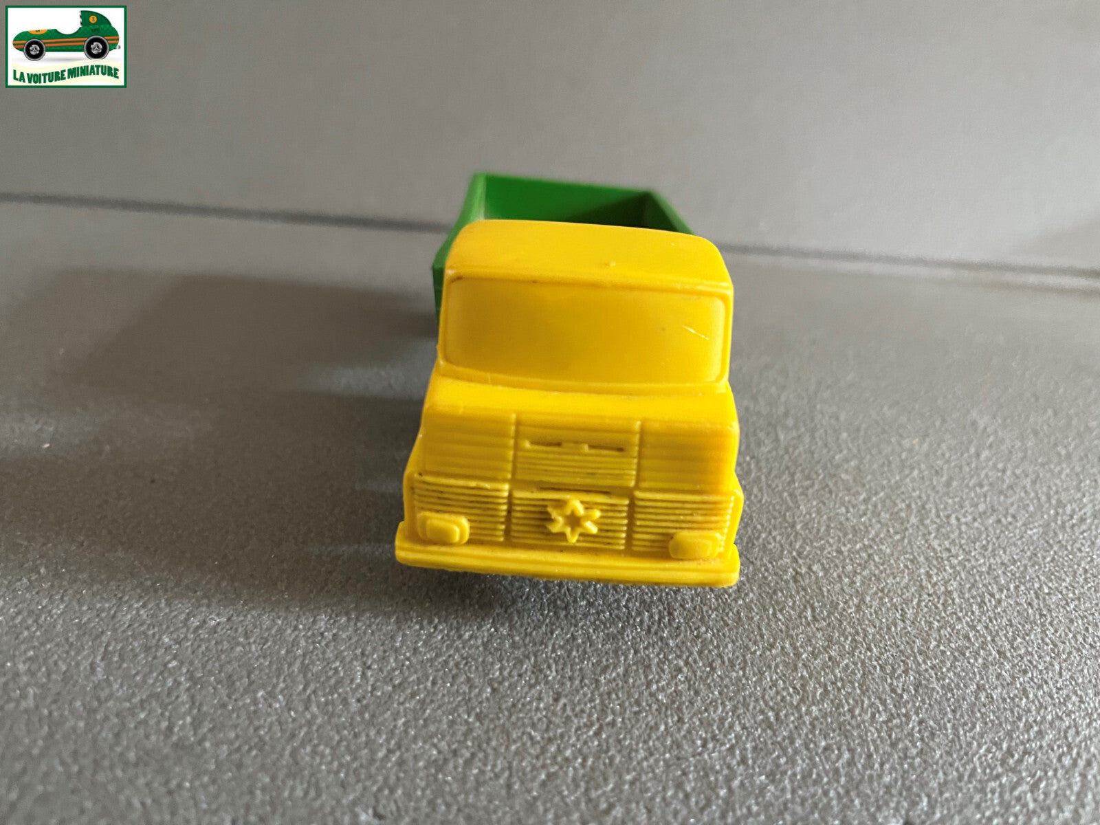 Voiture Miniature Ancien Camion Plastique Gomme 1/43 idem Tomte Vinyl Line
