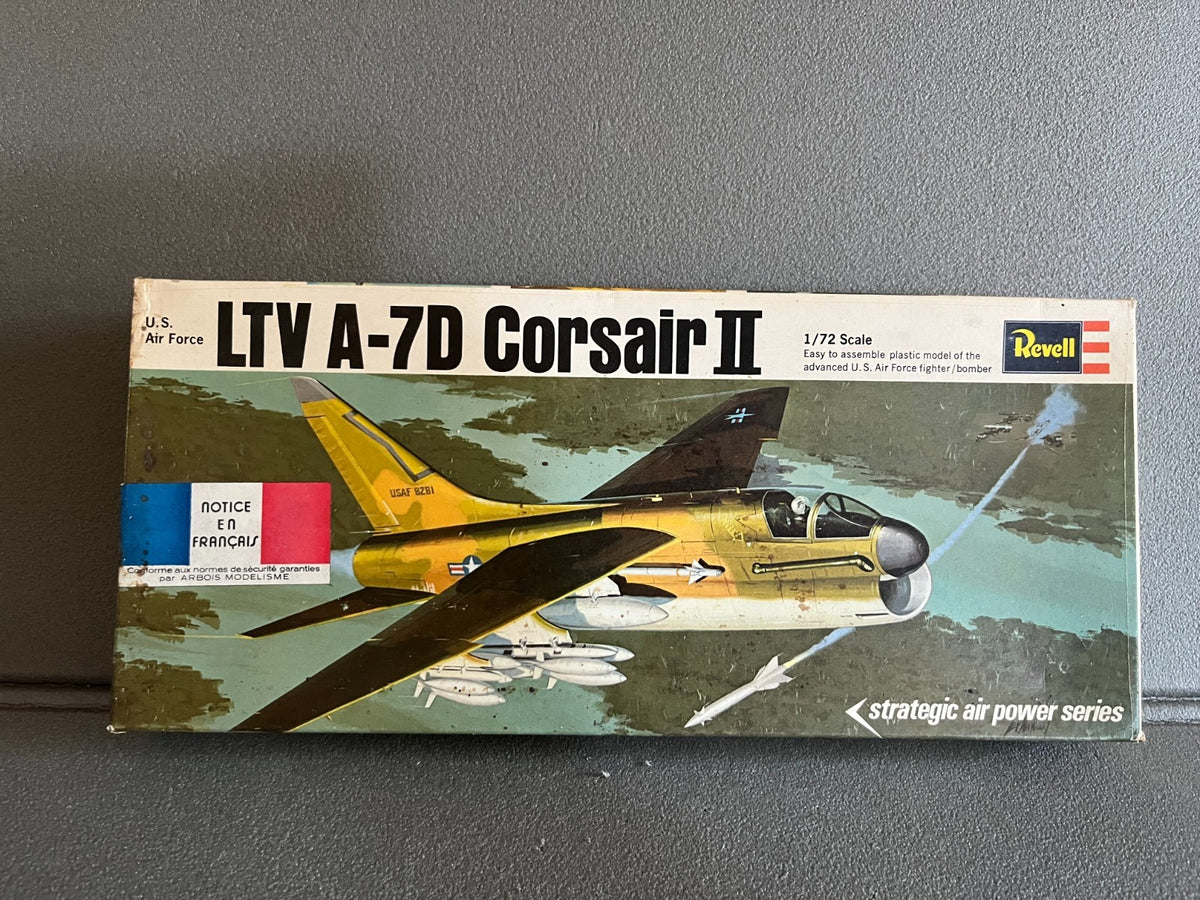 Maquette Militaire Avion LTV A-7D Corsair II Revell 1/72