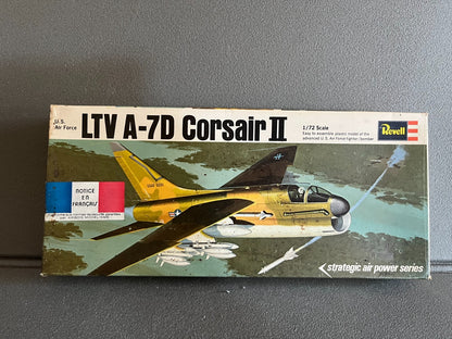 Maquette Militaire Avion LTV A-7D Corsair II Revell 1/72