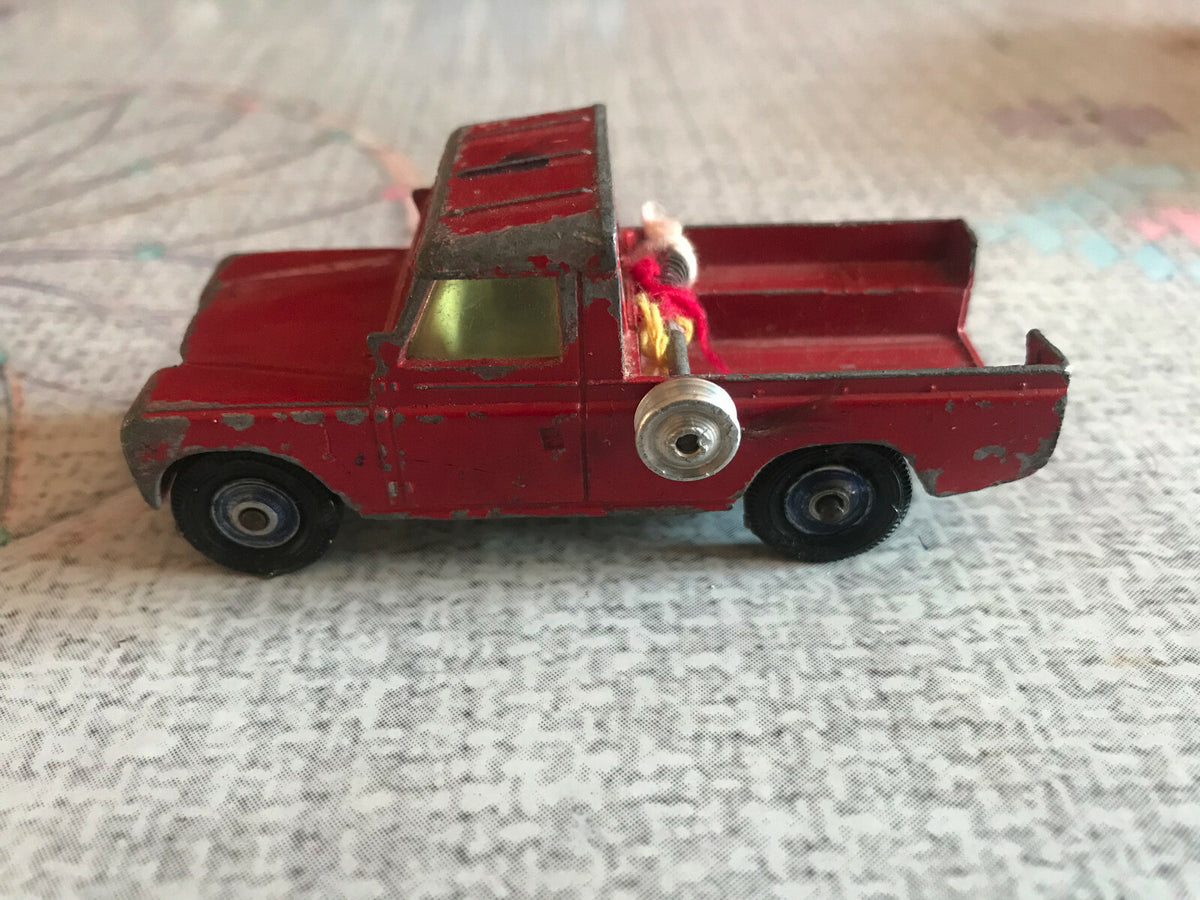 Ancienne Voiture Miniature Land Rover 109 W.B Corgi Toys Made GT Britain Epave 